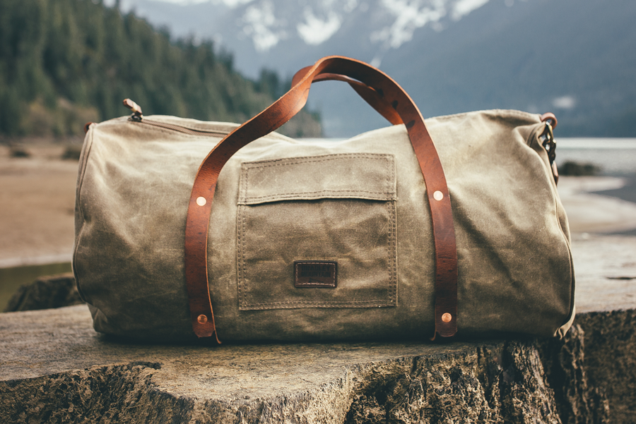 Read more about the article The Ultimate Guide to Duffle Bags: Types, Sizes, Features, and More