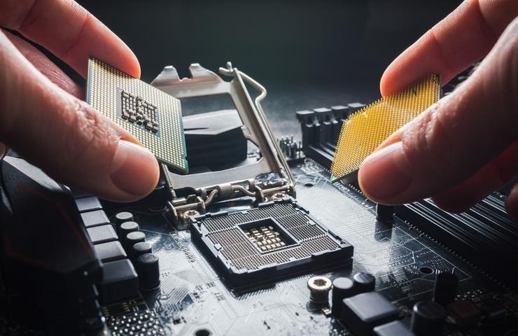 Read more about the article What Does a CPU Do in a Computer?
