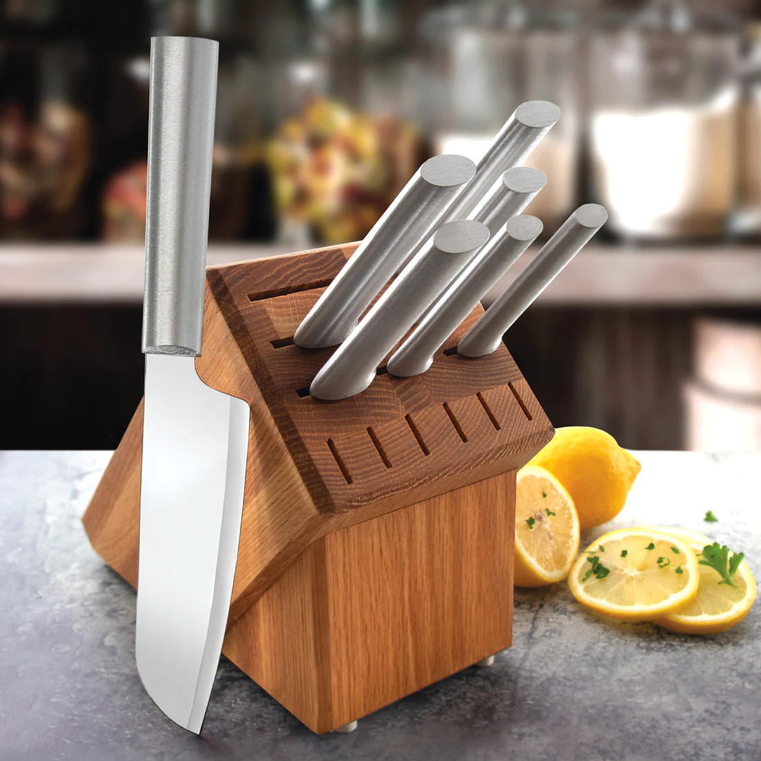 Read more about the article The Versatility and Functionality of Knife Blocks