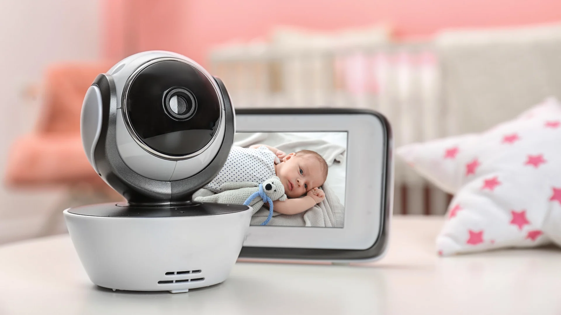 You are currently viewing The Ultimate Guide to Baby Monitors: Ensuring Your Infant’s Safety, Sleep Quality, and Peace of Mind