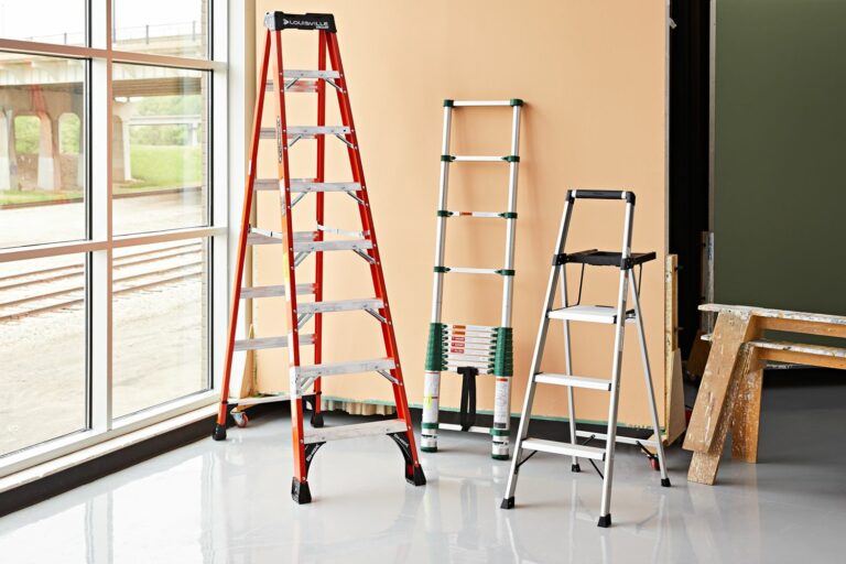 The Versatility and Convenience of Folding Ladders